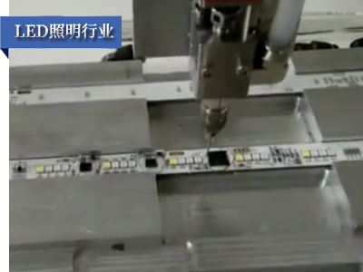 適用于LED照明行業的控膠施膠設備